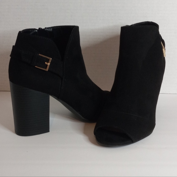Apt.9 "Defined Comfort", Opened Toe Black Suede Ankle Boot. - Picture 1 of 9